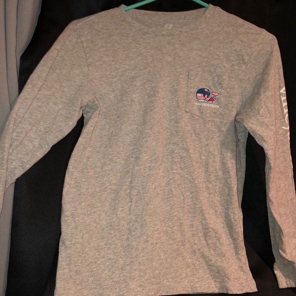 Vineyard Vines Other - Vineyard Vines hockey t-shirt Vineyard Vines Other - Vineyard Vines hockey t-shirt